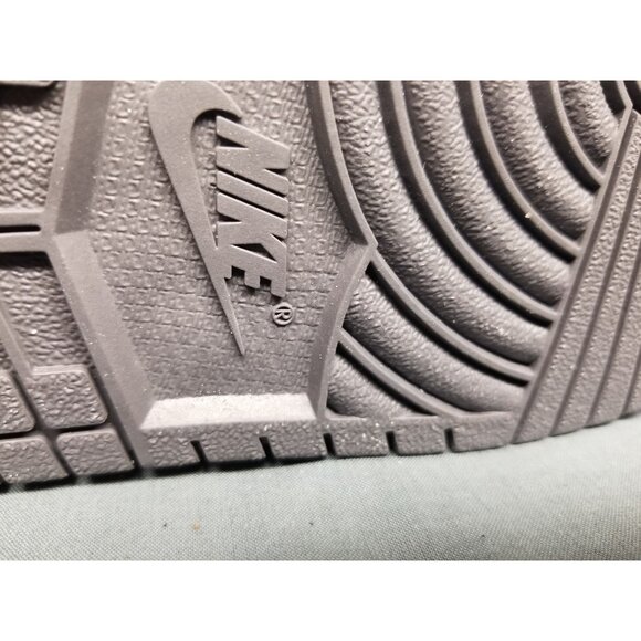 Nike Boys Jordan 1 Retro Mid (GS) 2016 OG Black Grey Size 6.5 DISPLAY MODEL! - Picture 11 of 14